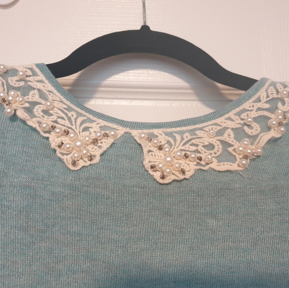 Cozy blue Atmosphere sweater with faux pearl collar from Primark - Picture 3 of 4